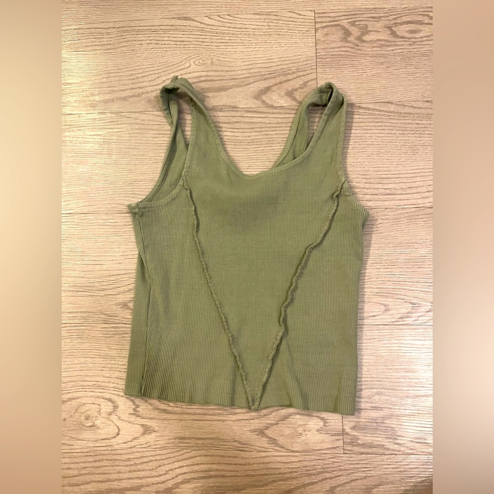 Army green tank crop